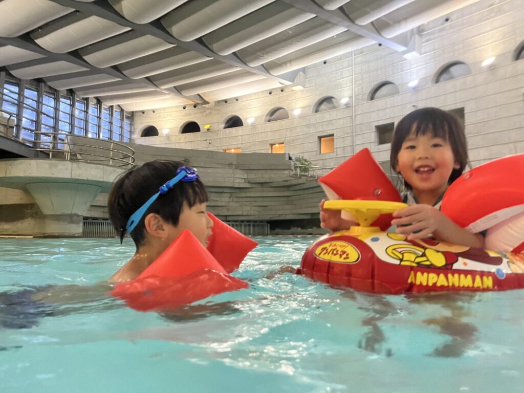 リゾナーレ八ヶ岳の波が出るプール